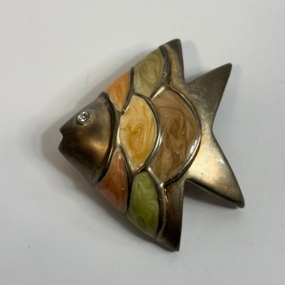 Enamel‎ Fish Brooch Rhinestone Eye Silver Tone Whimsical Animal Pin - Picture 6 of 7